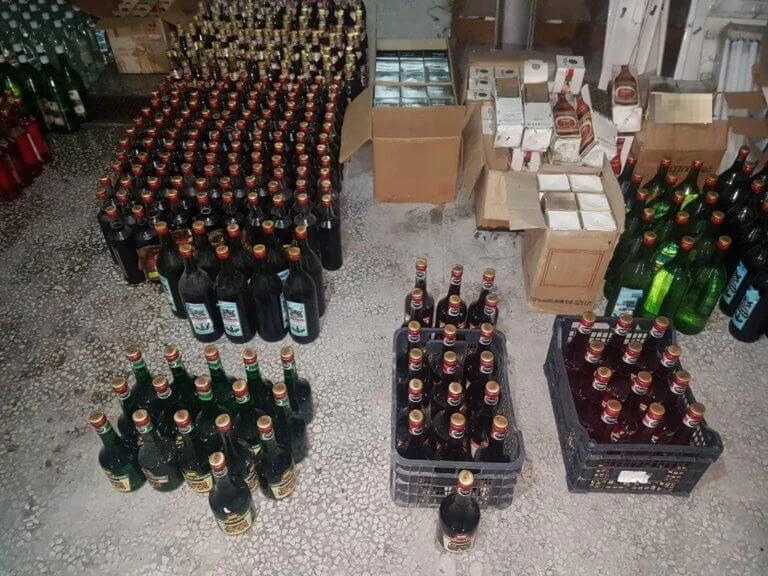 Λαθρεμπόριο ποτών: Έχει θράσος – Διαφημιζόταν στο διαδίκτυο